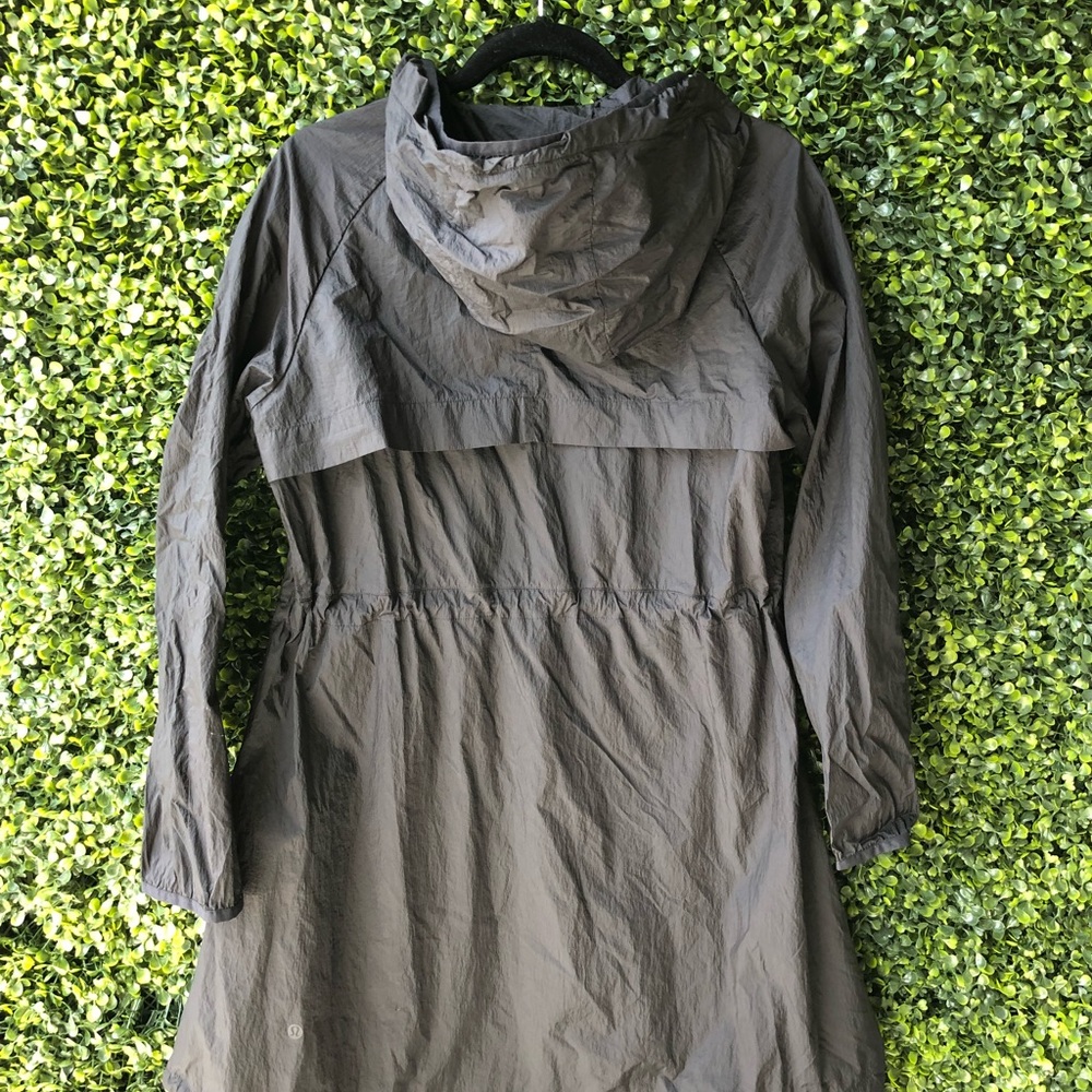 Lululemon windbreaker